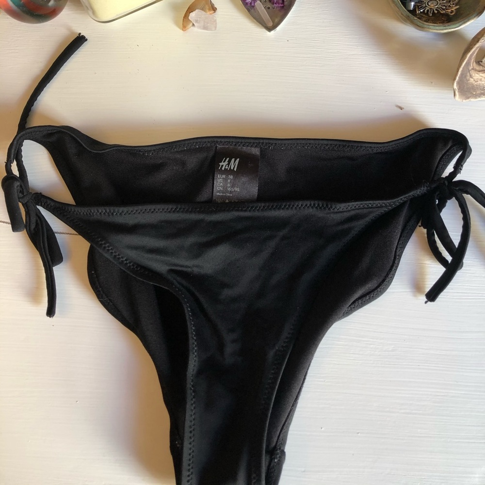 H&M bathing suit bottoms